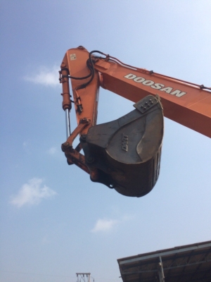 ต้องการขายรถแบคโฮDOOSAN 300 ต้องการขายรถแบคโฮDOOSAN 300