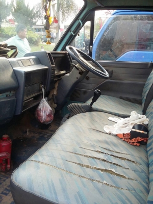 สี่ล้อ อีซูชุ NKR88แรงห้างแท้ เกียร์สั้น สภาพดีสวยเดิมจริง พร้อมใช้งาน ทะเบียนพร้อมโอน.(มีหลังคาโดยสารแถมให้ ครับ)