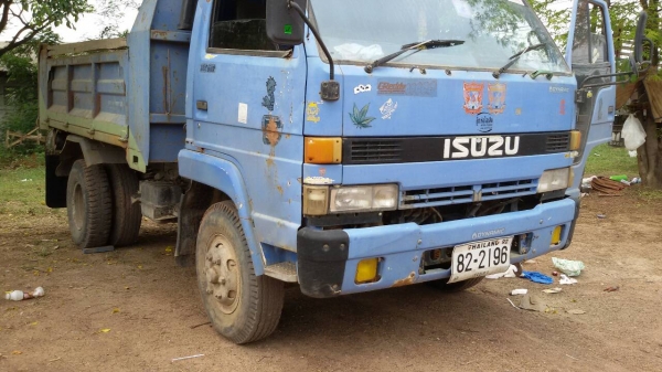 หกล้อดั้ม อีชูซุ FRR175เเรง สภาพดีสีเดิมช่วงล่างเต็มใหญ่ พร้อมลุยงาน เล่มทะเบียนพร้อม (ราคา490,000บ)ต่อรองได้