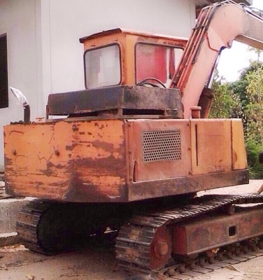 HITACHI UH025 PC 60 รถสภาพดีบอดี้เดิมๆพร้อมทำงานได้เลยครับ เครื่องแห้งแรงดีไม่เยิ้ม ปั๊มเดิมๆแห้งดีทำงานไม่โหลดครับ ภายในห้องเก๋งสะอาดคอนโทรลยาว ใช้งานง่ายคล่องตัวดี ภายนอกบอดี้สวยดีบูมอาร์มมีปะบ้างนิดหน่อยครับแต่พร้อมใช้งานได้ดี ช่วงล่างแน่นดี เฟลมสวยไม่