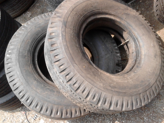 8.25-16 BRIDGESTONE ปี2012 มี 2 เส้น tel.081-427-3941