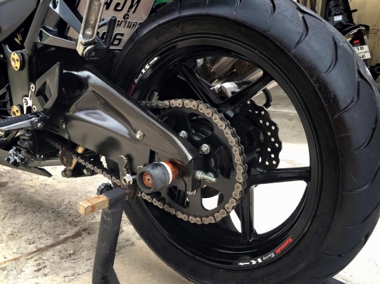 KAWASAKI NINJA250 ปี2012สภาพเเต่งๆจัดเต็มด้วยท่อ คู่ออก2 AKPV เสียงลั่นๆครับล้อโต ER ยางหลัง160 ท้ายสั้น