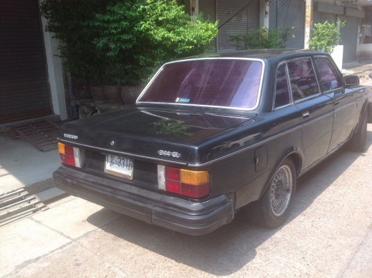 VOLVO 244 GL รถเดิมคลาสสิค เกียร์ออโต้ แอร์เย็น VOLVO 244 GL รถเดิมคลาสสิค เกียร์ออโต้ แอร์เย็น