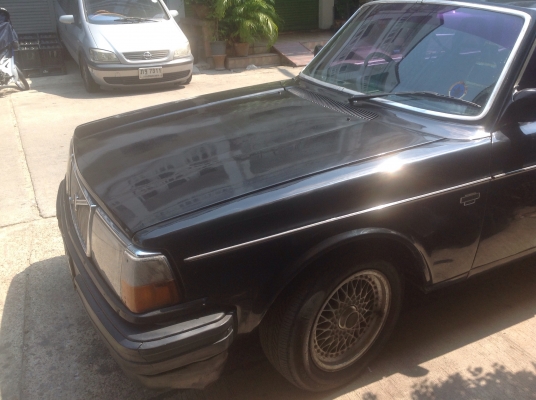 VOLVO 244 GL รถเดิมคลาสสิค เกียร์ออโต้ แอร์เย็น VOLVO 244 GL รถเดิมคลาสสิค เกียร์ออโต้ แอร์เย็น