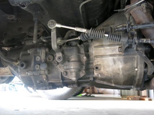 เครื่อง toyota 2 c turbo 2000cc พร้อม เกียร์ เครื่อง toyota 2 c turbo 2000cc พร้อม เกียร์