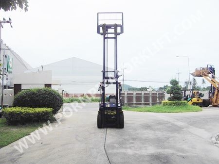 จำหน่ายรถ Forklift KOMATSU FG25HT-14 จำหน่ายรถ Forklift KOMATSU FG25HT-14