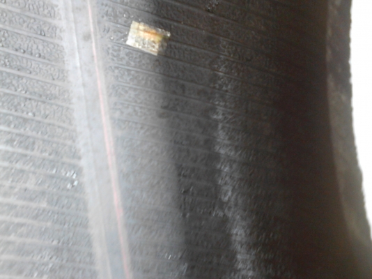 195R14 มี 2 เส้น tel.081-427-3941