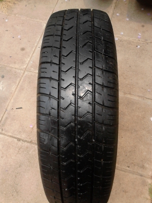 195R14 มี 2 เส้น tel.081-427-3941