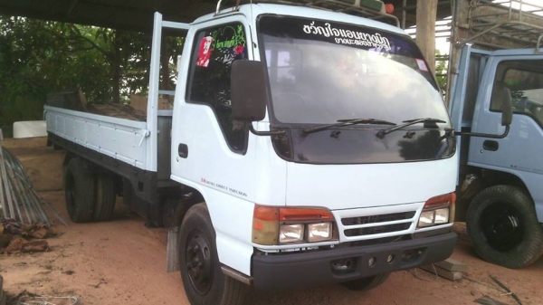 ขายISUZU NKR110 ปี39 ห้างแท้ เครื่องดีแคชซีสวย ยางดี ภายในสวย แอร์เย็น สภาพพร้อมใช้งาน เอกสารพร้อมโอน สนใจโทร 090-8588220คุณนะ 093-3258446คุณบิวตี้ ID:narong498 หรือ www.truck.in.th/498 หรือเพจFacebook ณรงค์ ซื้อขายรถมือสอง (เว็บไซต์ส่วนตัว)