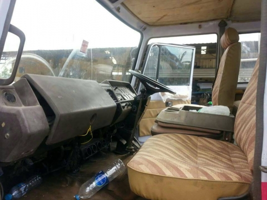 ขายรถน้ำมันHINO F18เครื่องHO7C 185แรง พ.เพาเวอร์ เบรกทิฟฟี่ เครื่องดี แคชซีสวย ถังน้ำมันบรรจุได้16,000ลิตร เอกสารพร้อมโอน 093-3258446 บิวตี้