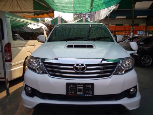 TOYOTA FUTUNER 2.5 G สีขาว ออโต้  ปี2014 ราคา 979,000 บาท