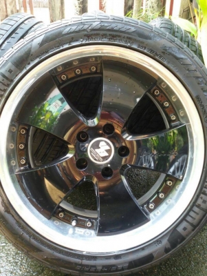 ล้อขอบ 18 5 รู 114  ล้อนอกพร้อมยาง 225 45 18 ปี 14 ใหม่ๆ วิ่งไม่ถึง 100 โล