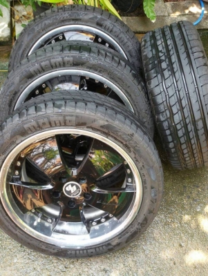 ล้อขอบ 18 5 รู 114  ล้อนอกพร้อมยาง 225 45 18 ปี 14 ใหม่ๆ วิ่งไม่ถึง 100 โล