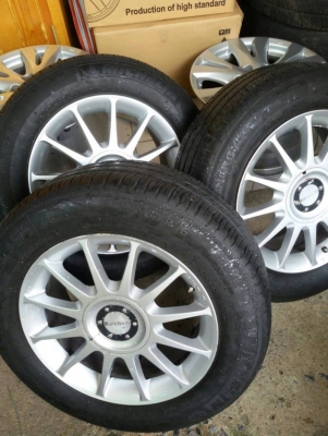 ล้อขอบ 16 5 รู 114 และ 5รู 100 พร้อมยางปี 12 ชุดล่ะ 4,800
