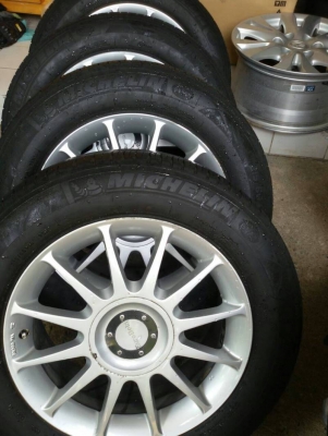ล้อขอบ 16 5 รู 114 และ 5รู 100 พร้อมยางปี 12 ชุดล่ะ 4,800