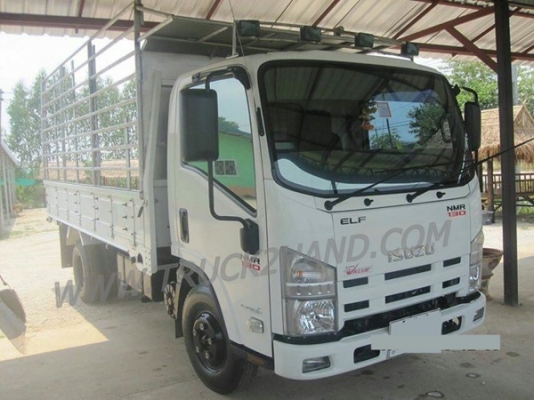 รถบรรทุก 6 ล้อ ISUZU NMR 130 แรงม้า  ปีจดทะเบียน 2555