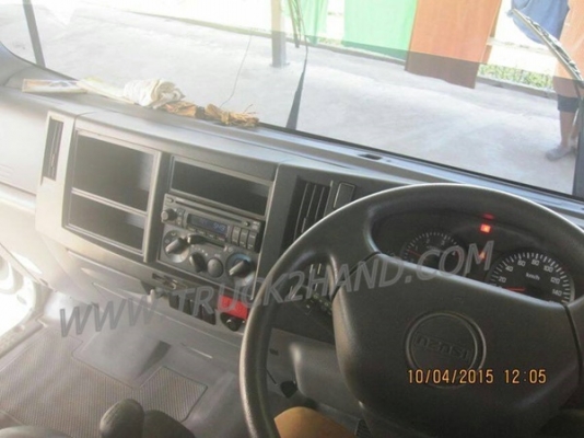 รถบรรทุก 6 ล้อ ISUZU NMR 130 แรงม้า ปีจดทะเบียน 2555 รถบรรทุก 6 ล้อ ISUZU NMR 130 แรงม้า ปีจดทะเบียน 2555