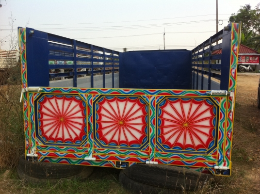 กระบะอลูมิเนียม คัสซีเทียม 0.87 เมตร กว้าง 2.50 เมตร ยาว 6.20 เมตร แผงสูงรวม 1.60 เมตร ครบชุด พร้อมใช้