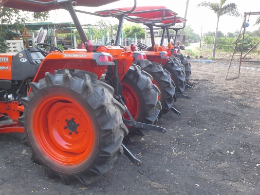 บัญชาแทรคร์เตรอร์ขายคูโบต้ามือ2ปรับสภาพพร้อมใช้ท่านใดหารถอยู่ติดต่อสอบถามได้