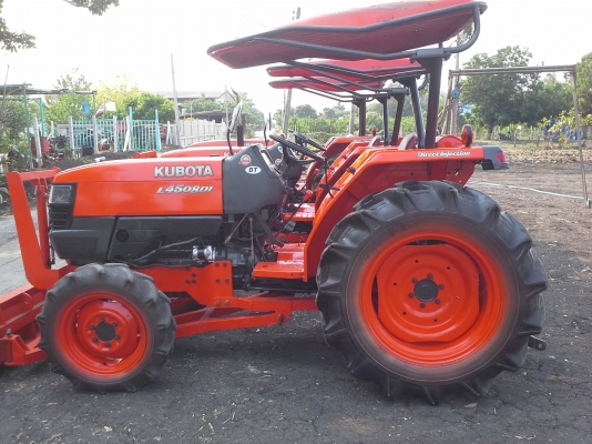 บัญชาแทรคร์เตรอร์ขายคูโบต้ามือ2ปรับสภาพพร้อมใช้ท่านใดหารถอยู่ติดต่อสอบถามได้