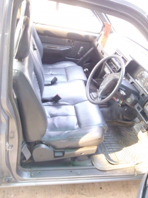 NISSAN BIG-M 2.5 SINGLE MT ปี 38 รถบ้านสวยจัดบางเดิมทั้งคันสภาพดีสุดๆพร้อมใช้งานได้เลยครับ เครื่องฝาแดงแห้งดีแรงดีไม่มีเยิ้ม ภายในเก๋งคอนโซลสวย แอร์เย็น พวงมาลัยธรรมดา ภายนอกมีโครงเหล็กบรรทุกพร้อมใช้งานได้เลย ช่วงล่างแน่นดีคัชซีสวยมาก ยางสภาพดีประมาณ 75\%