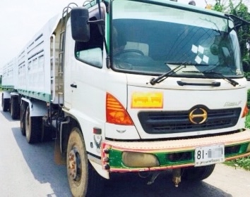 HINO MEGA FM 260 HP EURO2 ปี 49 รถพ่วง แม่+ลูก แม่กระบะดั๊มพ์เหล็ก 12 ตันของอู่สหกิจสวยสภาพดีพร้อมบรรทุกได้เลย เครื่องแน่นแรงดีสุดๆครับ ภายในเก๋งคอนโซลสวยครบ แอร์ พวงมาลัยเพาเวอร์ ระบบเบรคทริ๊ปฟี้ครบครัน ลูก 2 คานดั๊มพ์ของอู่สหกิจสวยจัดทั้งแม่ทั้ง