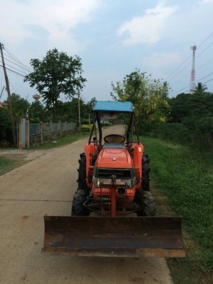 ขายครับ รถไถ KUBOTA GL22แรง เครื่องดีเกียร์ดี รถพร้อมใช้งาน สนใจติดต่อครับ