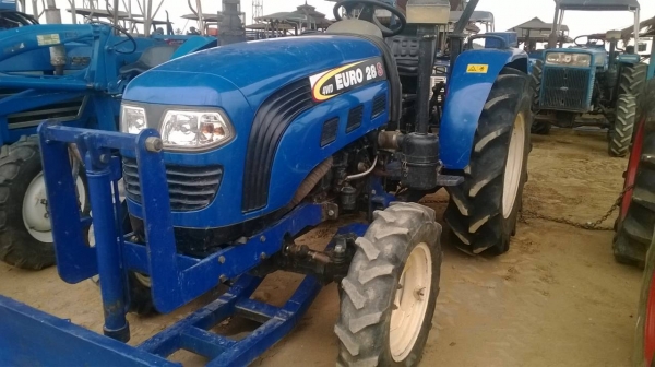 ขายรถไถยูโล28แรงมีไบมีดคานล่างสองเพลา 28 แรง ราคา 185000บาท  รถสวยมากๆอย่างใหม่เดิมๆอยู่ วังบัว อ คลองขลุง จ กำแพงเพชรสนใจโทร 0813655997 อำพรพาเจริญราคาคุยกันได้อีกนะครัย