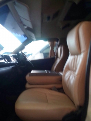 ขายรถตู้ เบนซิน CNG. วีไอพี ปี 2010 สีขาว ราคา 779,000 บาท โทร 0922726669 ตันหยงค่ะ