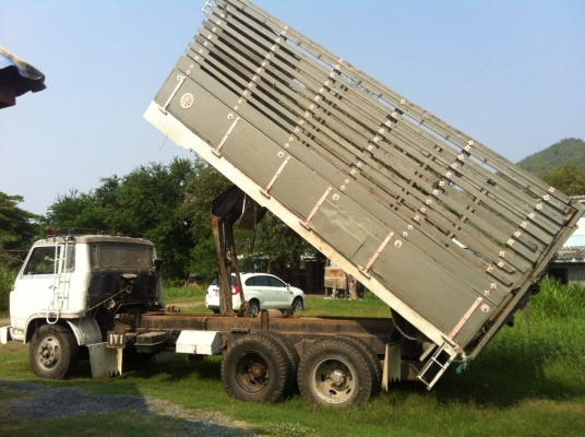 ขาย 10 ล้อ JCM เพลาเดียวดั้มเกษตร สภาพสวยครับ ขาย 10 ล้อ JCM เพลาเดียวดั้มเกษตร สภาพสวยครับ