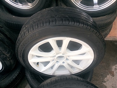 ขายล้อขอบ15 JRDสีขาว 6.5 4รู/100-4รู/114พร้อมยาง4 ล้อ