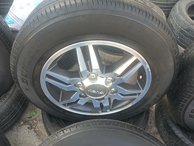 ขายล้อแม็กISUZU HI Lender16 พร้อมยางปี13 4 ล้อ