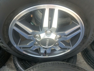 ขายล้อแม็กISUZU HI Lender16 พร้อมยางปี13 4 ล้อ