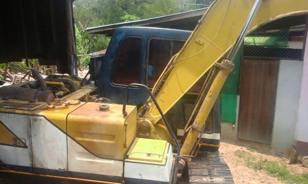 ขายรถจักรกลหนักแบ็คโค KOBELCO SK120-3 มาร์คทรี ช่วงล่างดี แอร์เย็น บูมดี สภาพพร้อมทำงาน บูมดี