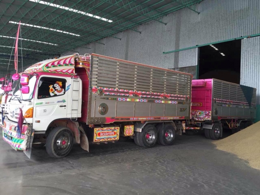 Hino 500 อลูมิเนียมชุดใหญ่ ปี56 แม่ ยาว 6.10 กว้าง 2.50 สูง 2.20 ลูก ยาว 7.00 กว้าง 2.50 สูง 2.20 สนใจติดต่อ 093-1406977 เต้