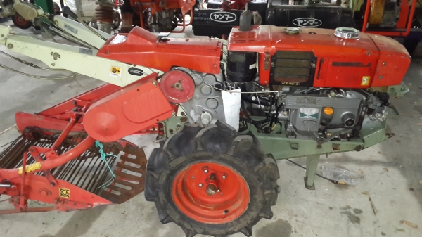 รถเก็บหญ้า ดีเชล สตาร์ตกุแญแจ รถเก็บหญ้า ดีเชล สตาร์ตกุแญแจ