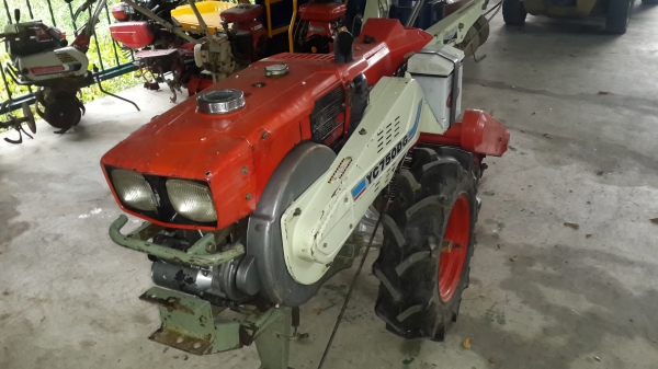 รถเก็บหญ้า ดีเชล สตาร์ตกุแญแจ รถเก็บหญ้า ดีเชล สตาร์ตกุแญแจ