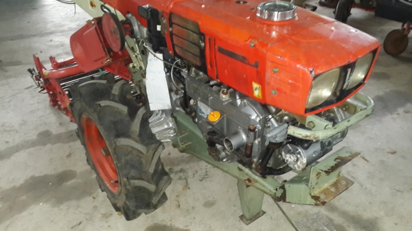 รถเก็บหญ้า ดีเชล สตาร์ตกุแญแจ รถเก็บหญ้า ดีเชล สตาร์ตกุแญแจ