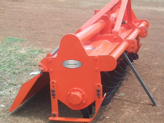 ขายโรตารี่่1.80 เมตรตราช้างใส่กับรถไถ 45 -47แรงยอยใหม่