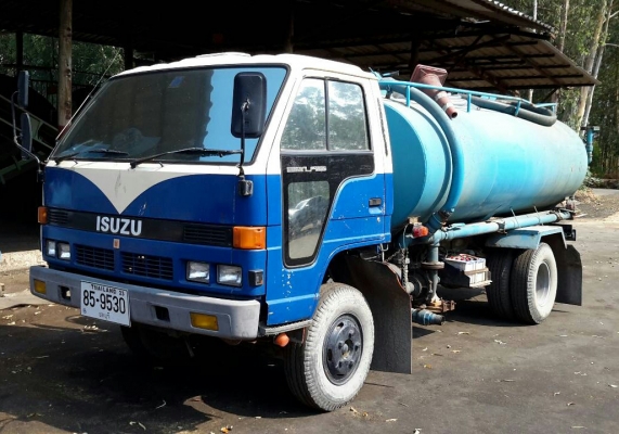 หกล้อ อีชูซุ 110 ฝาดำ ซีต้า บรรทุกน้ำ1,700ลิต รถใช้งานประจำ ทะเบียนพร้อม