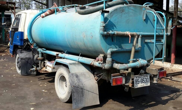 หกล้อ อีชูซุ 110 ฝาดำ ซีต้า บรรทุกน้ำ1,700ลิต รถใช้งานประจำ ทะเบียนพร้อม