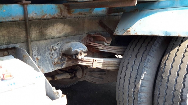 หกล้อ อีชูซุ 110 ฝาดำ ซีต้า บรรทุกน้ำ1,700ลิต รถใช้งานประจำ ทะเบียนพร้อม