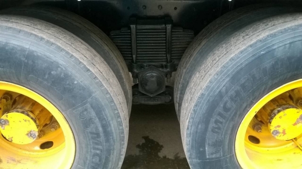 ขายรถพ่วง แม่ลูกไม่ดั้ม HINO FM3M ปี 38 เครื่องเดิม M10C 240 แรงม้า แห้งไม่มีเยิ้ม เกียร์เดิม สโลว์เดิม คัสซีสวยจัดตลอดเส้น ยางเรเดียลเต็ม ทะเบียนพร้อมโอนครับ