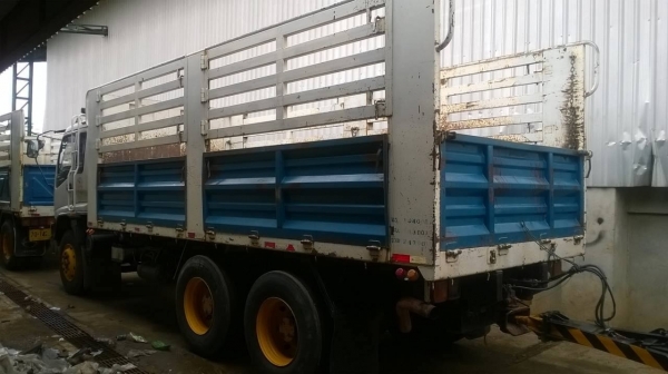 ขายรถพ่วง แม่ลูกไม่ดั้ม ISUZU DECA 270 เครื่องส้ม ปี 45 เกียร์เดิม ZF คัสซีสวยตลอดเส้น ยางเต็ม แอร์เย็น ทะเบียนพร้อมโอนครับ