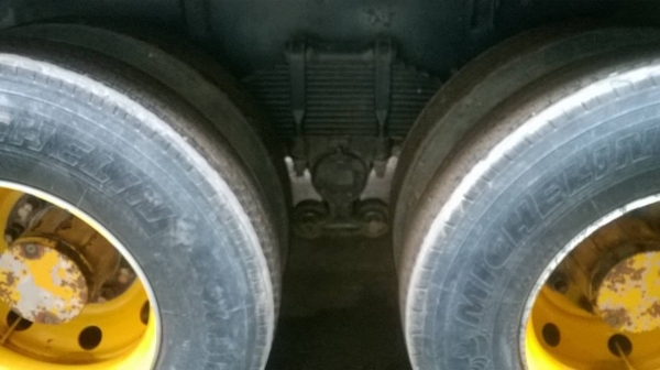 ขายรถพ่วง แม่ลูกไม่ดั้ม ISUZU DECA 270 เครื่องส้ม ปี 45 เกียร์เดิม ZF คัสซีสวยตลอดเส้น ยางเต็ม แอร์เย็น ทะเบียนพร้อมโอนครับ