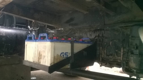 ขายรถพ่วง แม่ลูกไม่ดั้ม ISUZU DECA 270 เครื่องส้ม ปี 45 เกียร์เดิม ZF คัสซีสวยตลอดเส้น ยางเต็ม แอร์เย็น ทะเบียนพร้อมโอนครับ