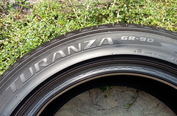 ยาง,195-55-15 Bridgestone GR90 Japan ปี12แก่ๆหนึ่งชุด 3,900