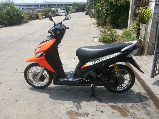 ขายฮอนด้า คลิก 9900 เอกสารพร้อมชุดโอนขายตามสภาพ งดต่อ รถอยู่บางใหญ่ นนทบุรี สนใจโทร 084-3545593