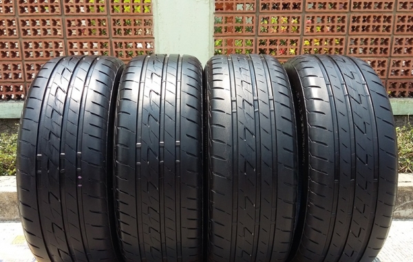 ยาง,205-55-16 Bridgestone Ecopia EP200 สภาพเต็มปี14ชุด 4,500
