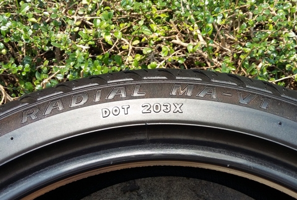 ยาง,205-45-17 MAXXIS MA-V1 ดอกหนาปี13แก่ๆหนึ่งคู่ 2,200 ยาง,205-45-17 MAXXIS MA-V1 ดอกหนาปี13แก่ๆหนึ่งคู่ 2,200